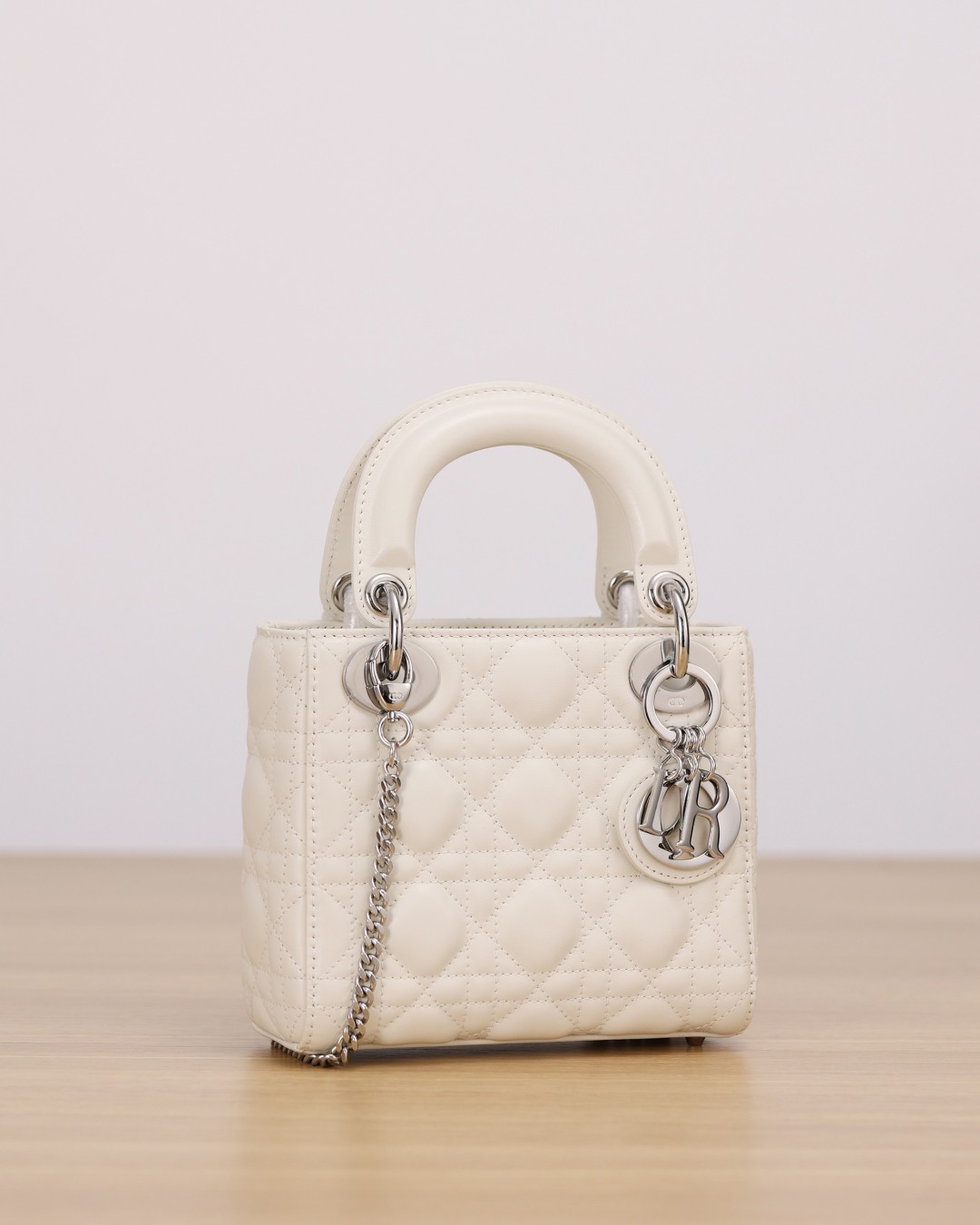 white lady dior silver hardware-Best Quality Fake Louis Vuitton Bag Online Store, Replica designer bag ru