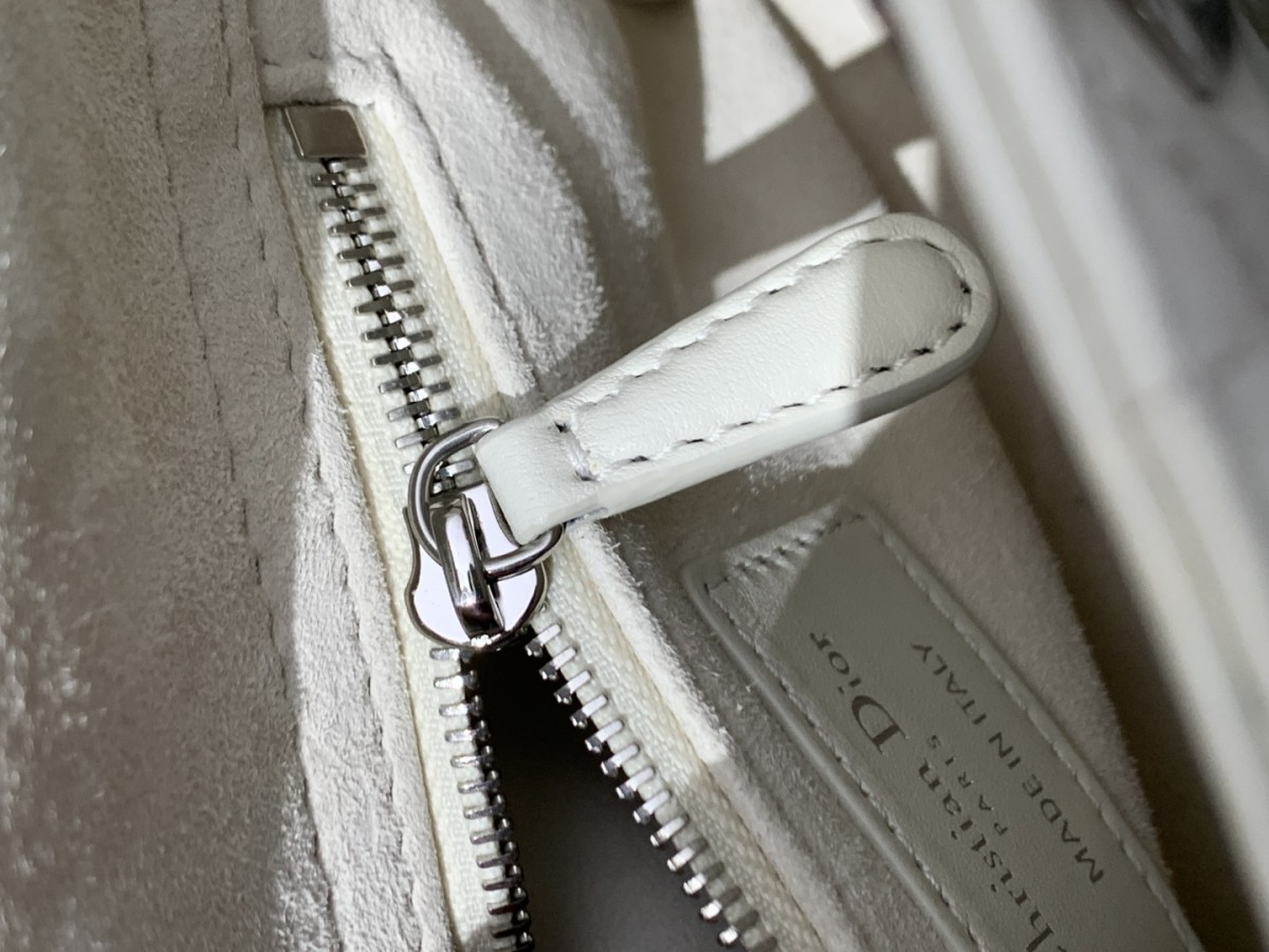 white lady dior silver hardware-Best Quality Fake Louis Vuitton Bag Online Store, Replica designer bag ru